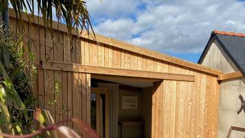 Sauna, deep-tissue massages, massages