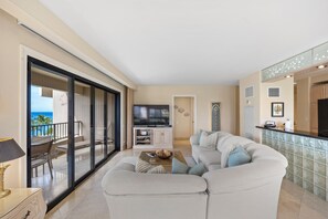 TV - Platinum Rated with Ocean Views (Lahaina)
