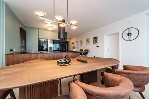 Huvila, merinäköala | Ruokasali