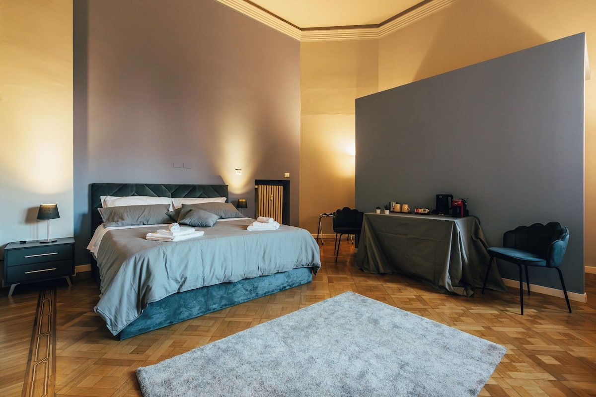 Cavour Suite