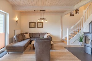 TV, fireplace, stereo - Vacation home "Nordseeluft" in Dagebüll for up to 5 people (Dagebüll)