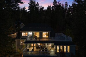 Unclassified image, 3 of 79, button
