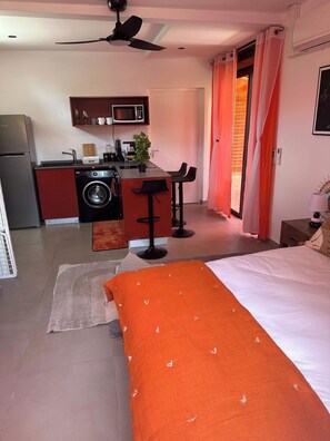 1 bedroom, iron/ironing board, WiFi, bed sheets - Un moment de détente (Cayenne)