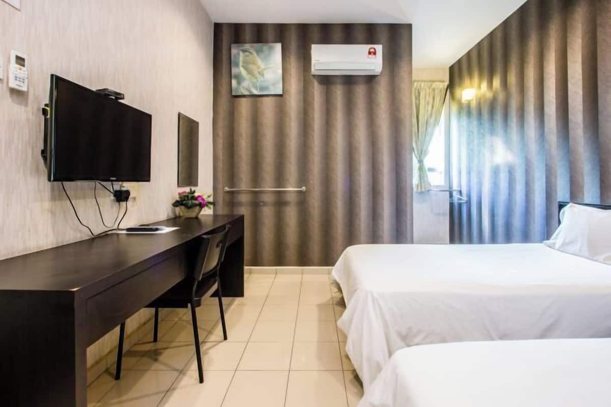Free WiFi, bed sheets