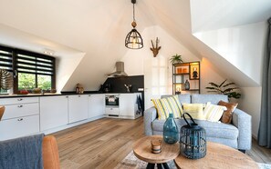 TV, fireplace - Sprielderbosch 3 luxury holiday villa in forest near Garderen (Putten)