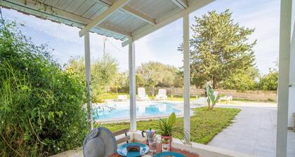 Villa Malamuri in Caucana-finaiti-casuzze-finaiti Nord