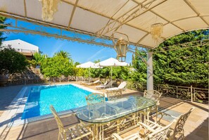 Villa | 5 bedrooms - Villa Golden Tiara Large Private Pool A C Wifi (Corfu)