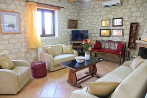 House - Villa Hara Faragi in Crete (Rethymno)