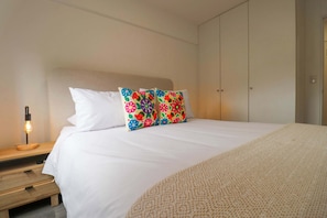 1 bedroom, desk, iron/ironing board, WiFi
