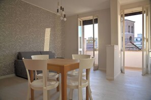 Apartment, Balcony, City View | Living area