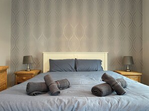 4 makuuhuonetta, silitysrauta/-lauta, Wi-Fi, vuodevaatteet