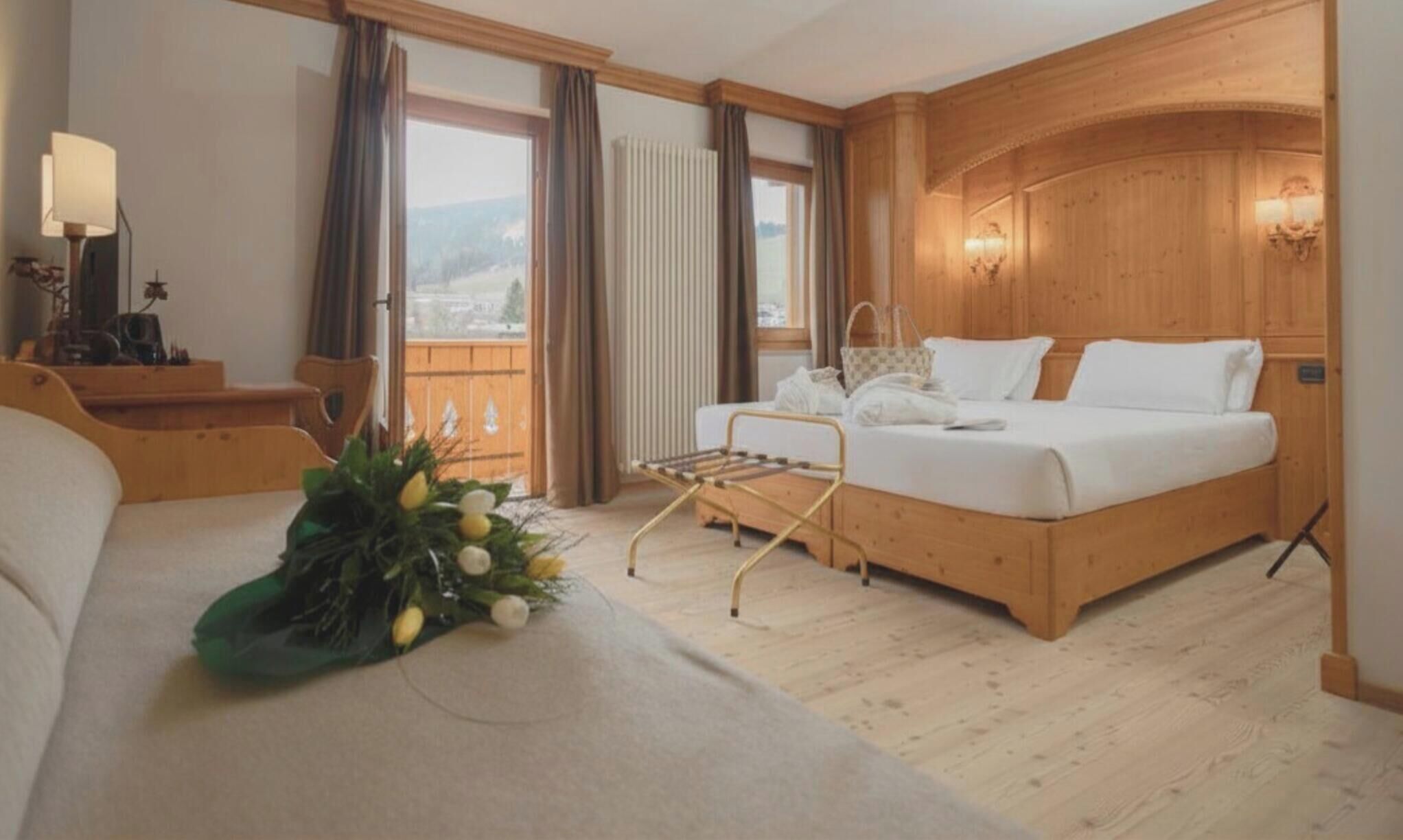 Deluxe Room, Mountain View | Minibar, desk, laptop workspace, free WiFi