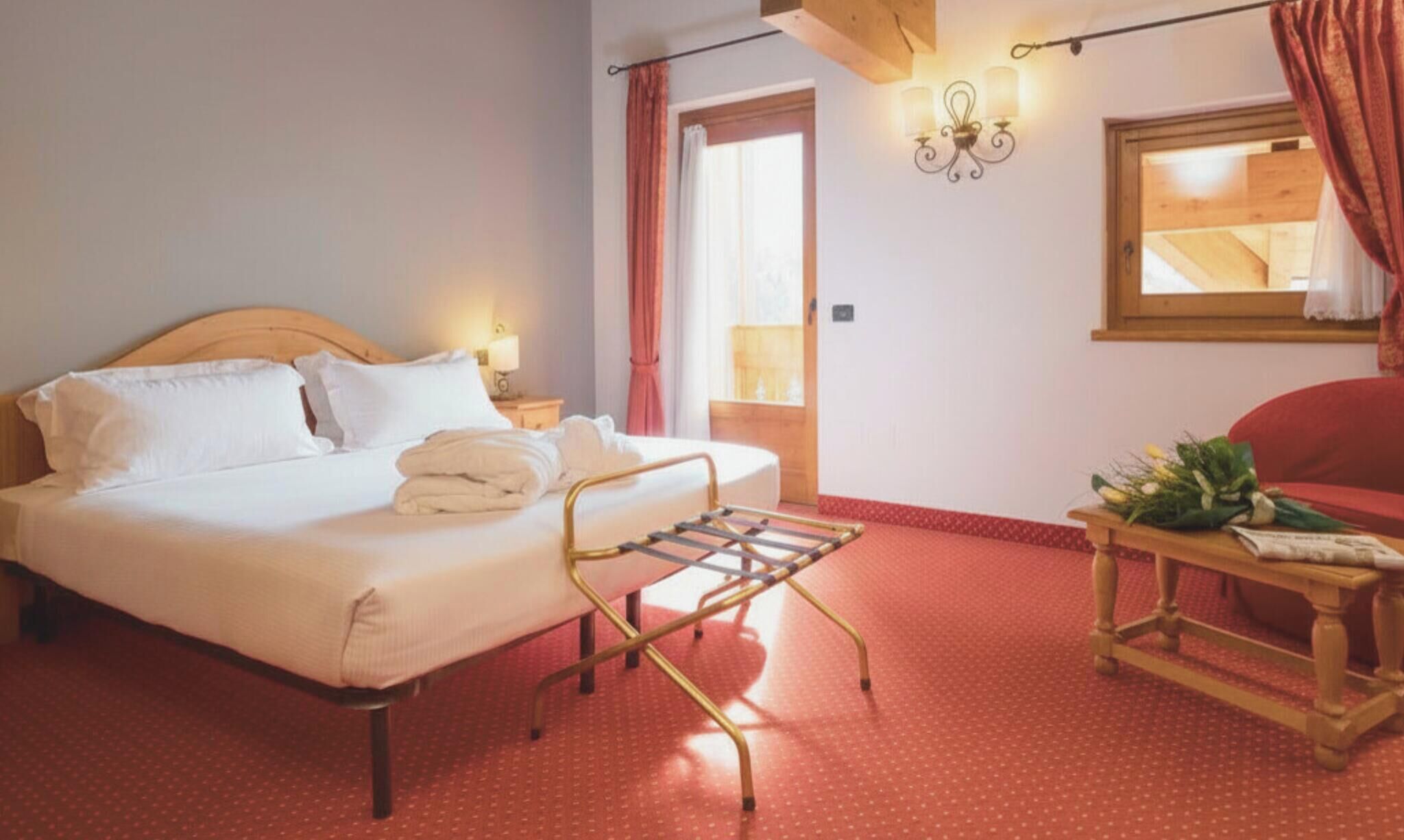 Junior Room, Mountain View | Desk, laptop workspace, free WiFi