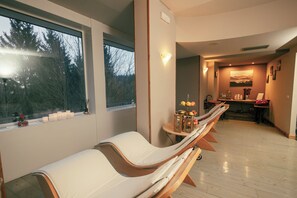 Couples treatment rooms, sauna, hot tub, steam room, Turkish bath - Hotel Gaarten Benessere&Spa by Kleos Group Collection (Gallio)