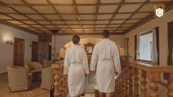 Behandlungsräume für Paare, Sauna, Whirlpool, Dampfbad