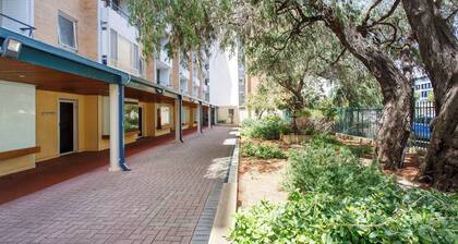 Cosy Corner is perfectly located in the middle of Fremantle's Vibrant Centre