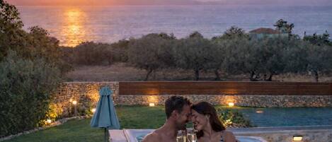 Bain à remous extérieur