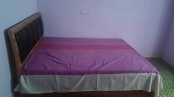 1 habitación, wifi y ropa de cama