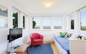 Fernseher, Kamin, Stereoanlage