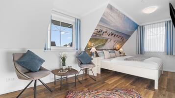 2 bedrooms, travel crib, free WiFi