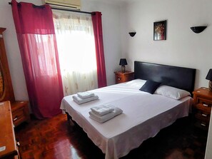 4 bedrooms, bed sheets - Bunias Villa, Lagos, Algarve (Luz)