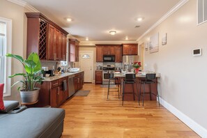 Fridge, microwave, oven, stovetop - Large 4BR Apt near Marina Bay • Easy Access to I-93 • Family Summer Retreat 90/3 (Boston)