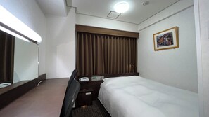 Couette en duvet, bureau, rideaux d’obscurcissement