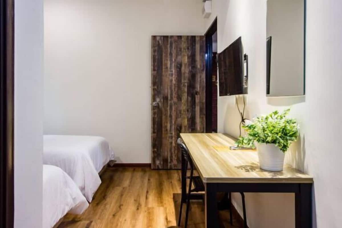Free WiFi, bed sheets