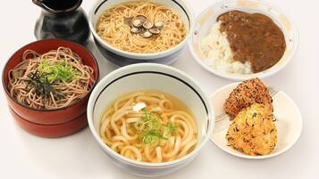 Desayuno japonés diario (JPY 900 por persona)