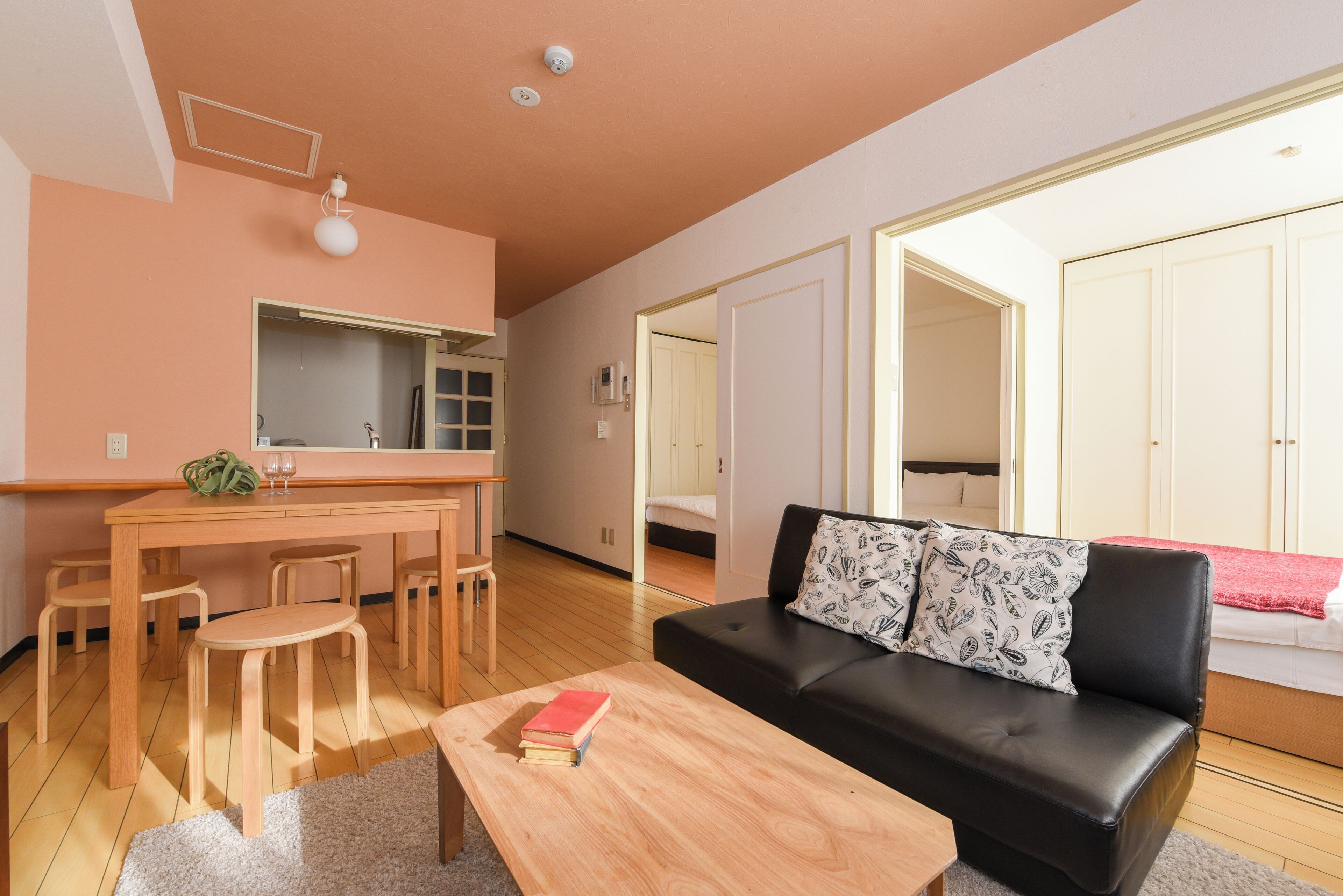 Appartement Familial, balcon, vue ville | Coin séjour | Télévision à écran plat