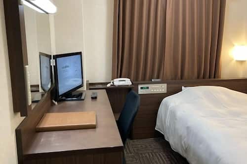 Habitación individual básica, vistas a la ciudad | Escritorio y wifi gratis