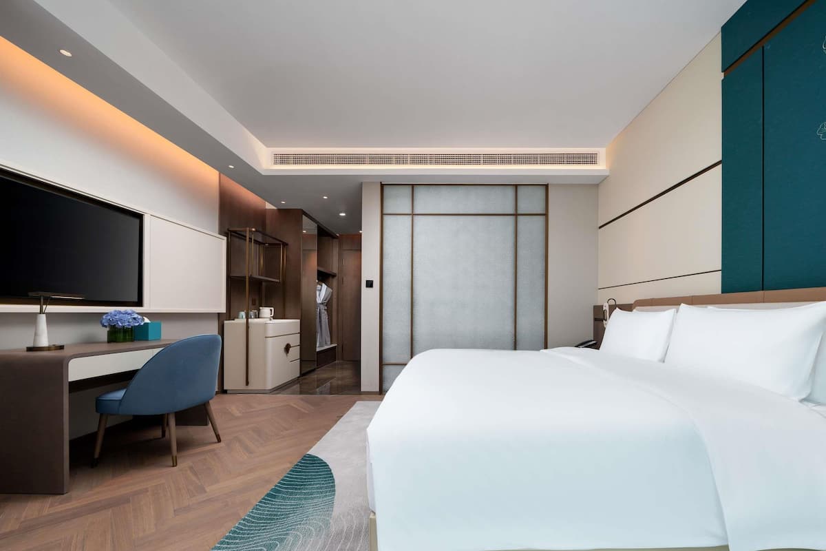 Habitación superior, 1 cama de matrimonio grande | Ropa de cama de alta calidad, edredones de plumas, minibar y caja fuerte