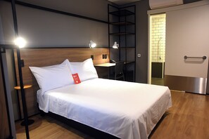 Apartment, 1 Double Bed, Accessible (Accessible) | Minibar, desk, laptop workspace, blackout drapes - Ibis Tangara Da Serra (Tangará da Serra)