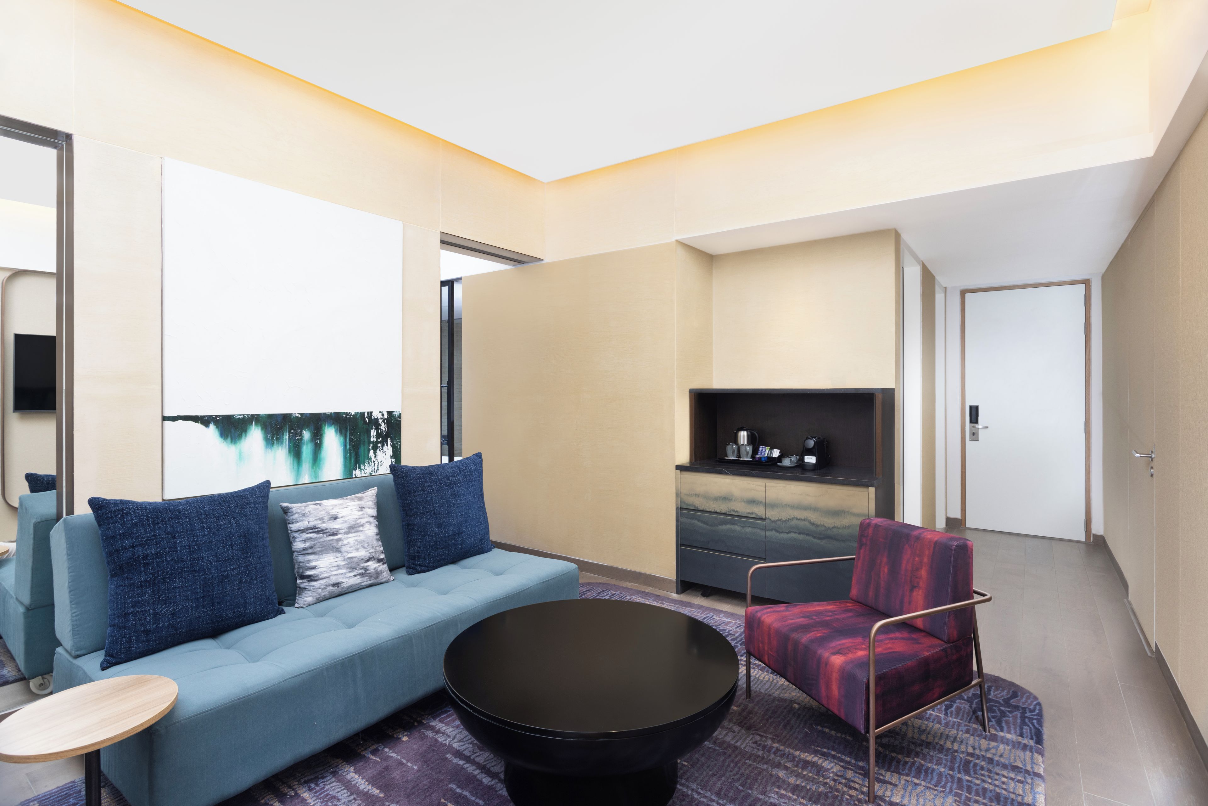 Junior Suite, 1 King Bed, City View | Minibar, laptop workspace, blackout drapes, soundproofing