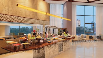 Päivittäinen buffetaamiainen (1296 INR per henkilö)