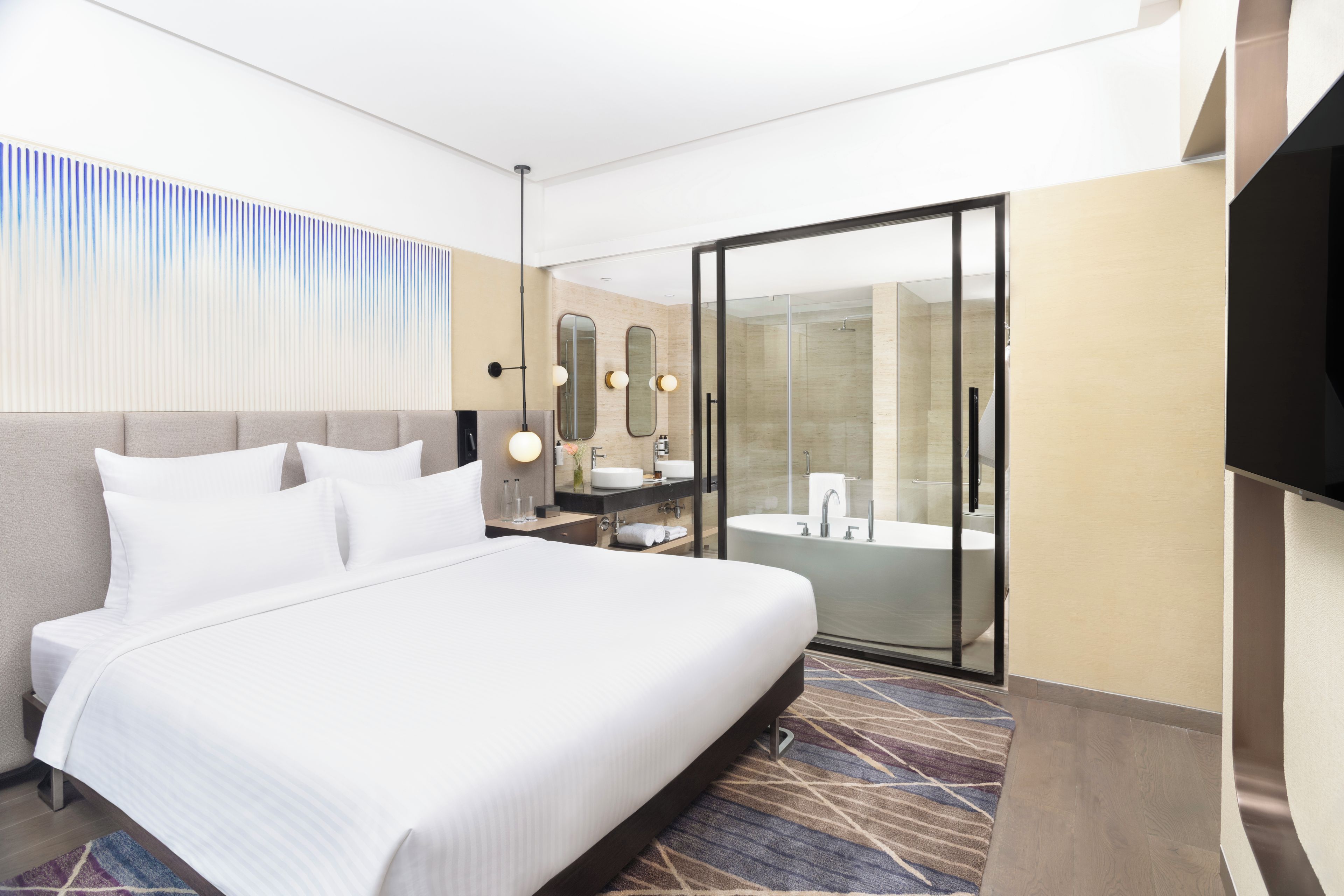 Executive Room, 1 King Bed | Executive lounge