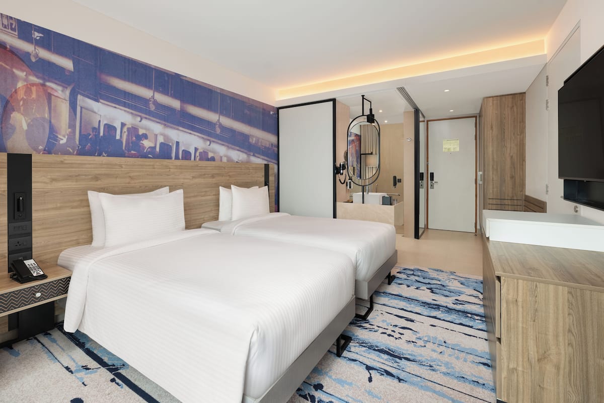 Minibar, laptop workspace, blackout curtains, soundproofing