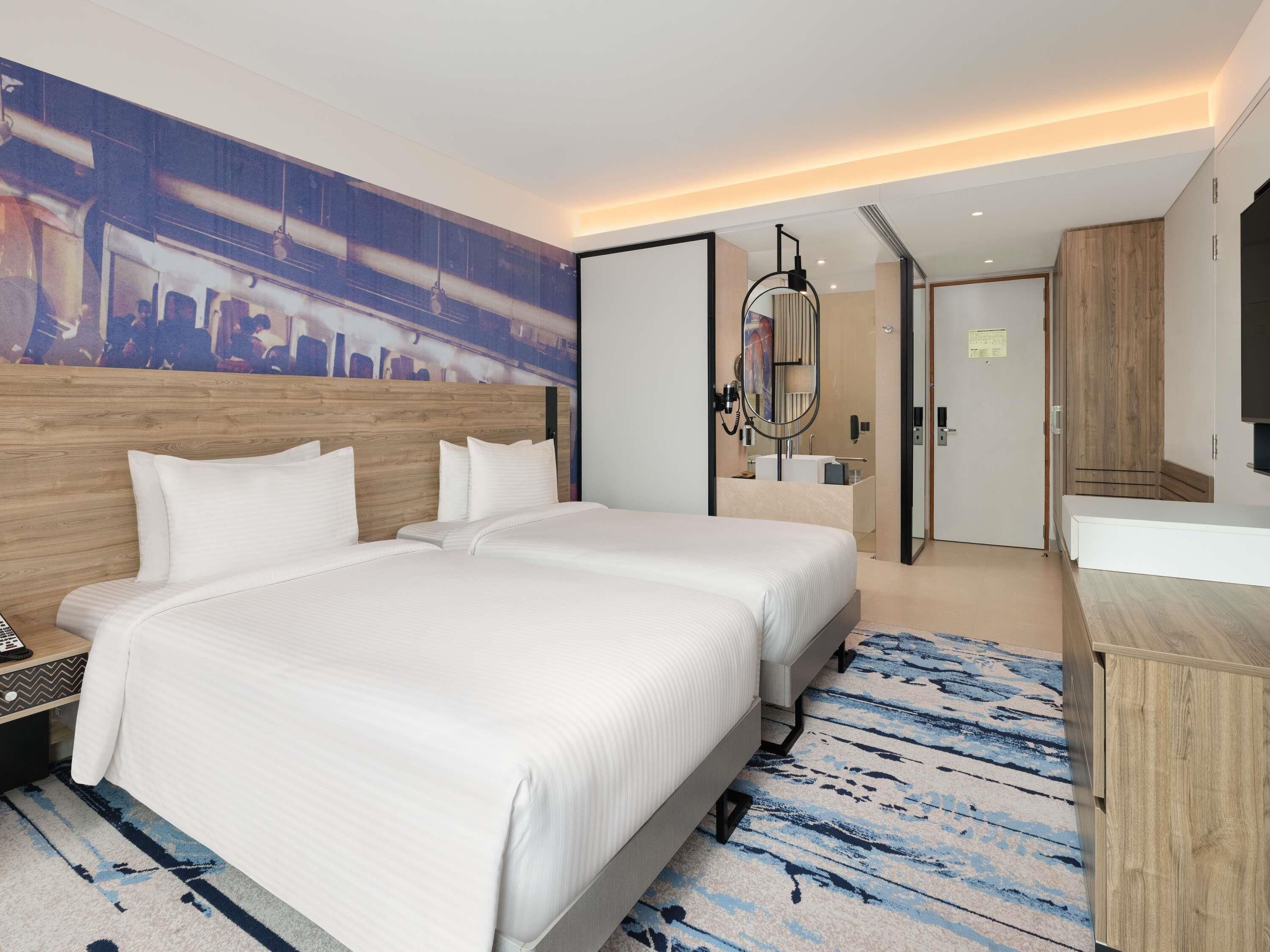 Minibar, laptopgeeigneter Arbeitsplatz, Verdunkelungsvorhänge