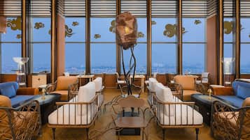 Breakfast, lunch and dinner served