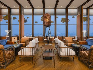 Breakfast, lunch and dinner served