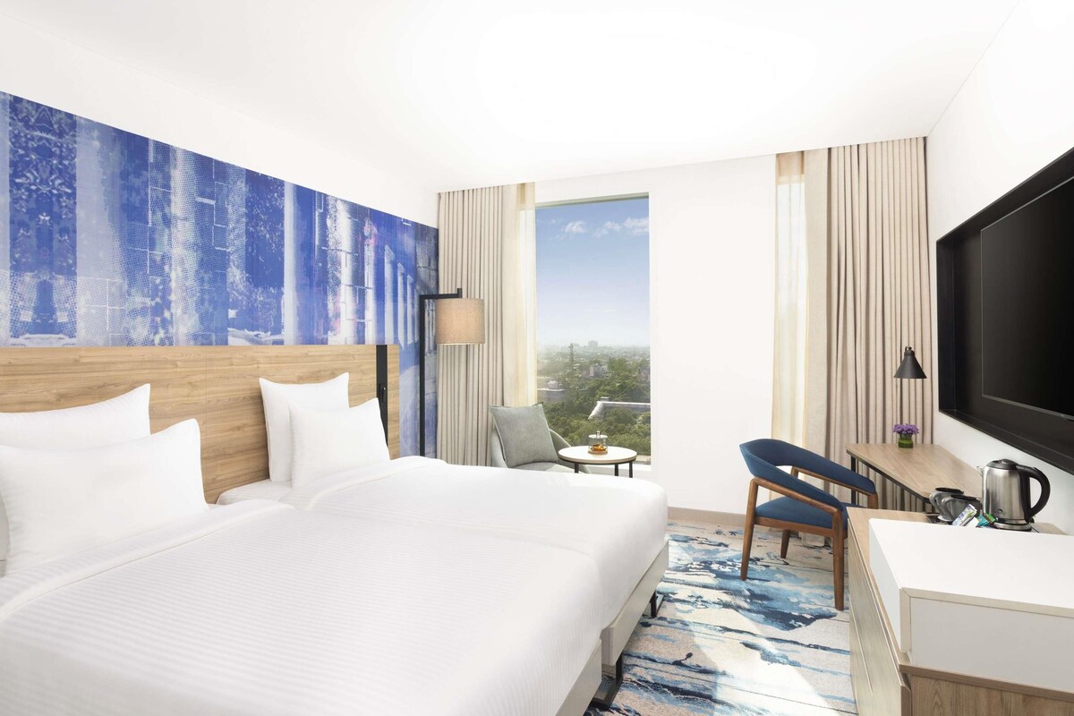 Superior Room (2 single bed) | Minibar, laptop workspace, blackout curtains, soundproofing