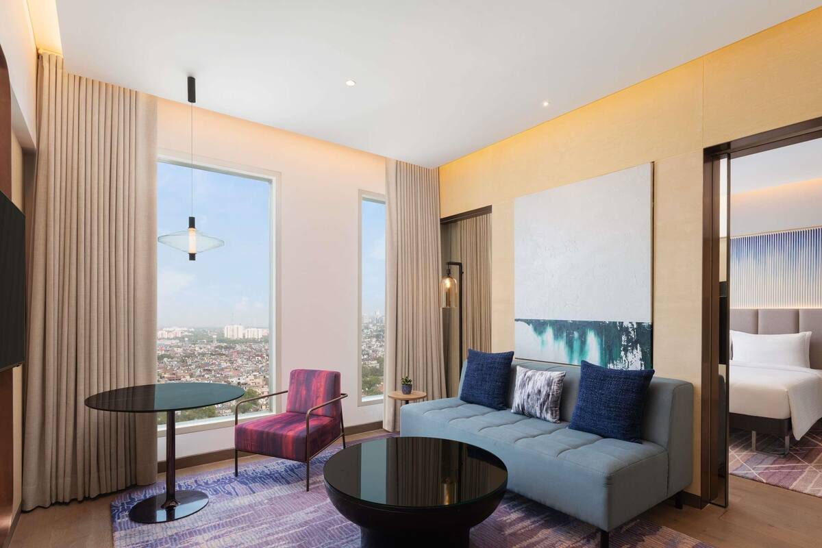 Junior Suite, 1 King Bed, City View