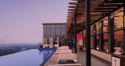 Novotel New Delhi City Centre