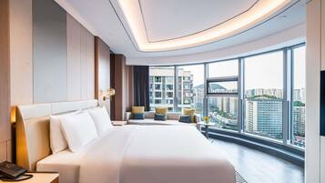 Deluxe Room, 1 King Bed with Sofa bed, City View | Soundproofing