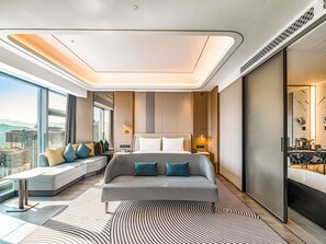 Deluxe Room, 1 King Bed, City View | Soundproofing - Pullman Renhuai Chuangmeng (Zunyi)