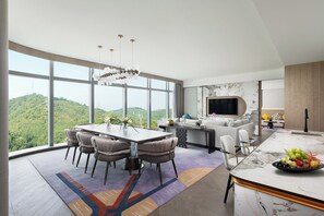 Minibar, coffres-forts dans les chambres, décoration personnalisée