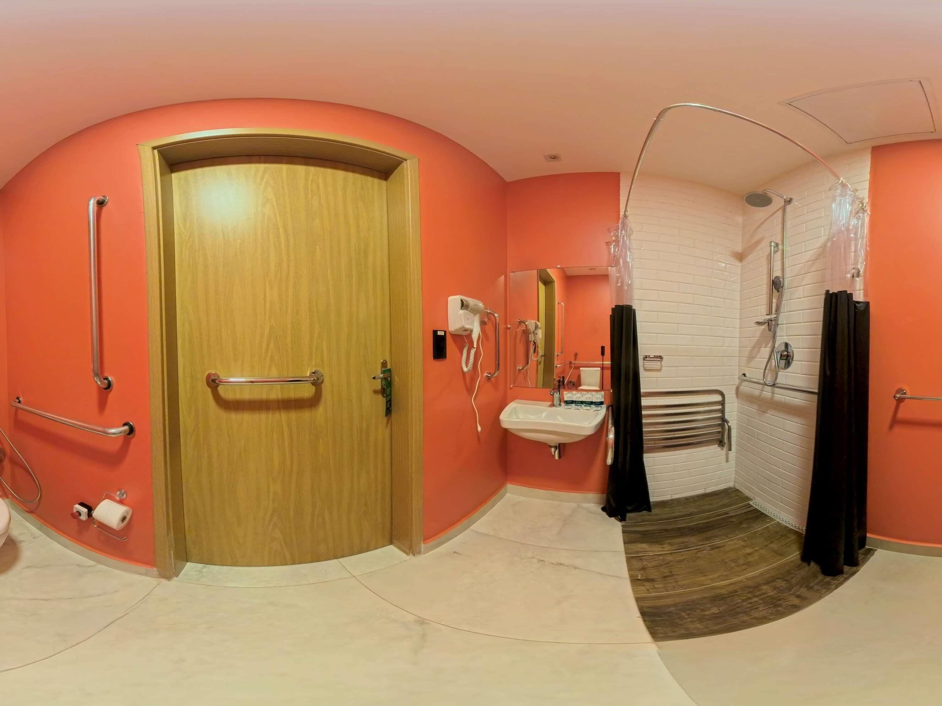 スタンダード ルーム ダブルベッド 1 台 バリアフリー (Accessible)