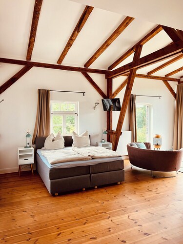 Unique atmosphere in the mill oasis with whirlpool! Pet friendly! 