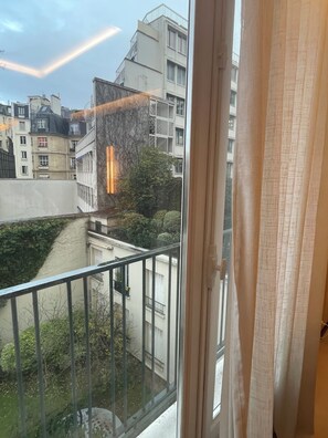 Luxury Apartment | View from room - HIGHSTAY - Luxury Serviced Apartments - Iéna (Paris)