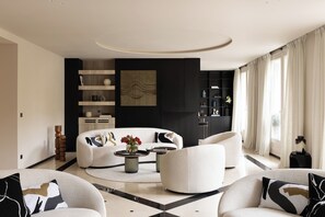 Luxury Apartment | Living area